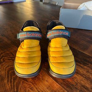 NWT New Balance CRVN Moc Mid-Cut Shoes- Unisex YELLOW Mens size 9/Womens size 11